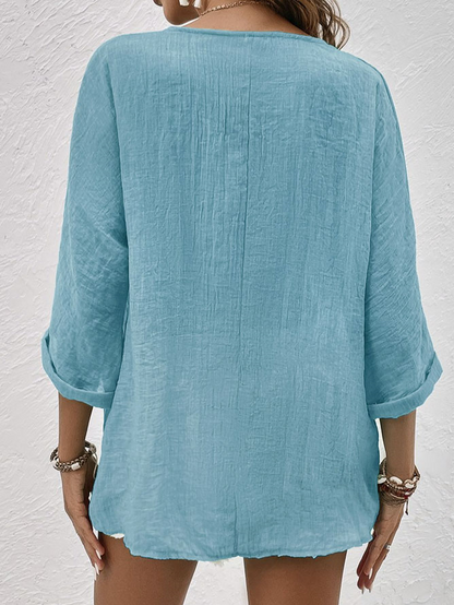Clara® | Camisa de lino azul con cuello en V